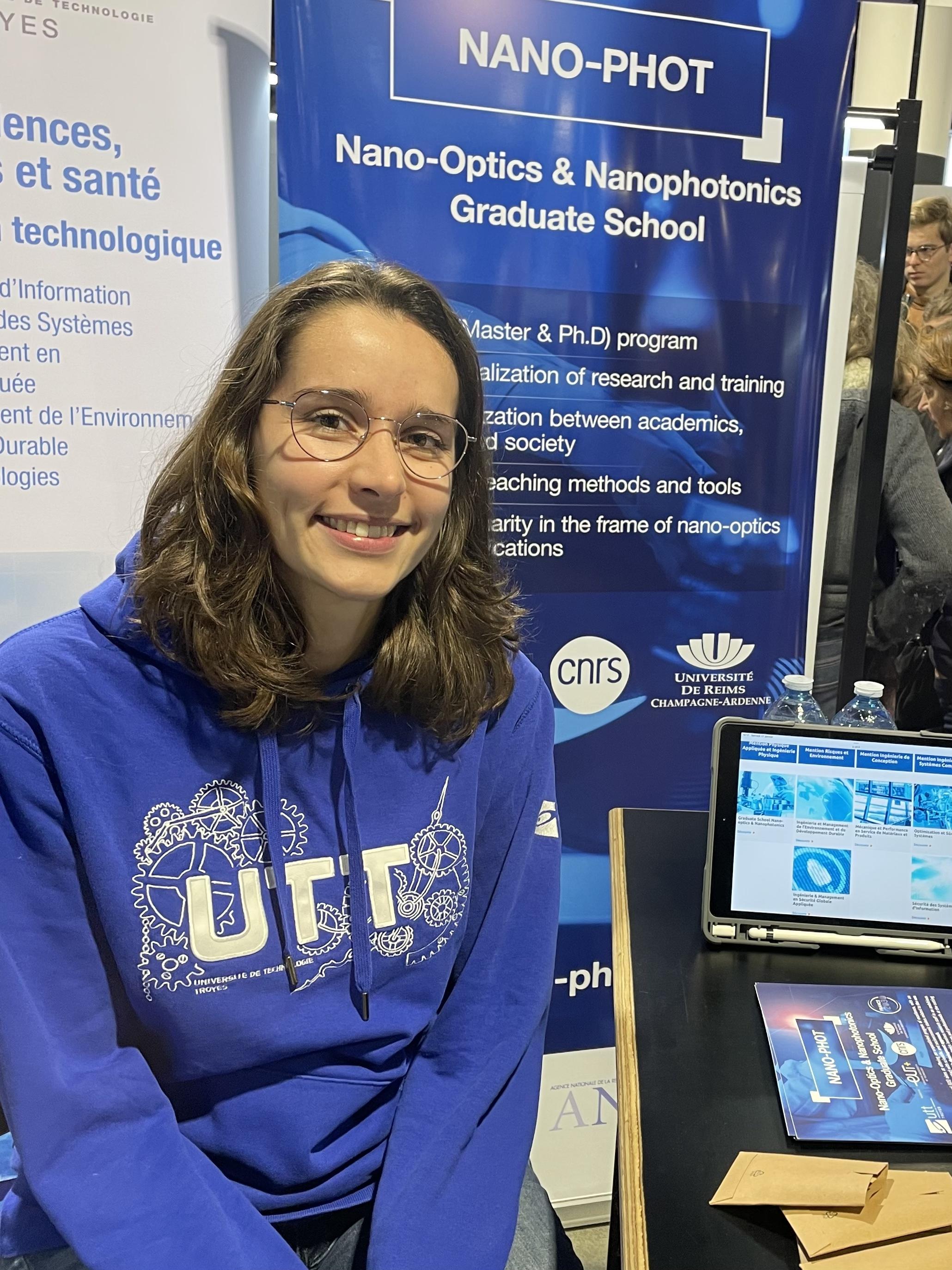 Manon in the salon of masters